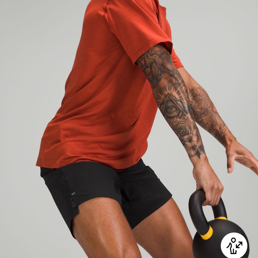 Lululemon License to Train Large Black 7” Linerless Shorts